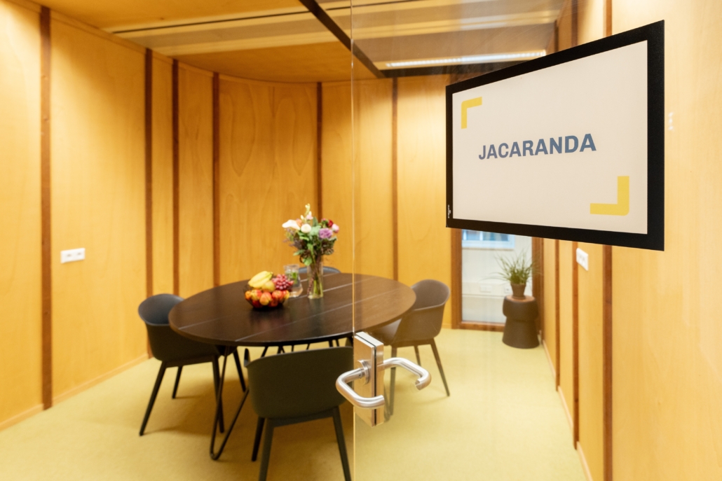jacaranda-book-meeting-room